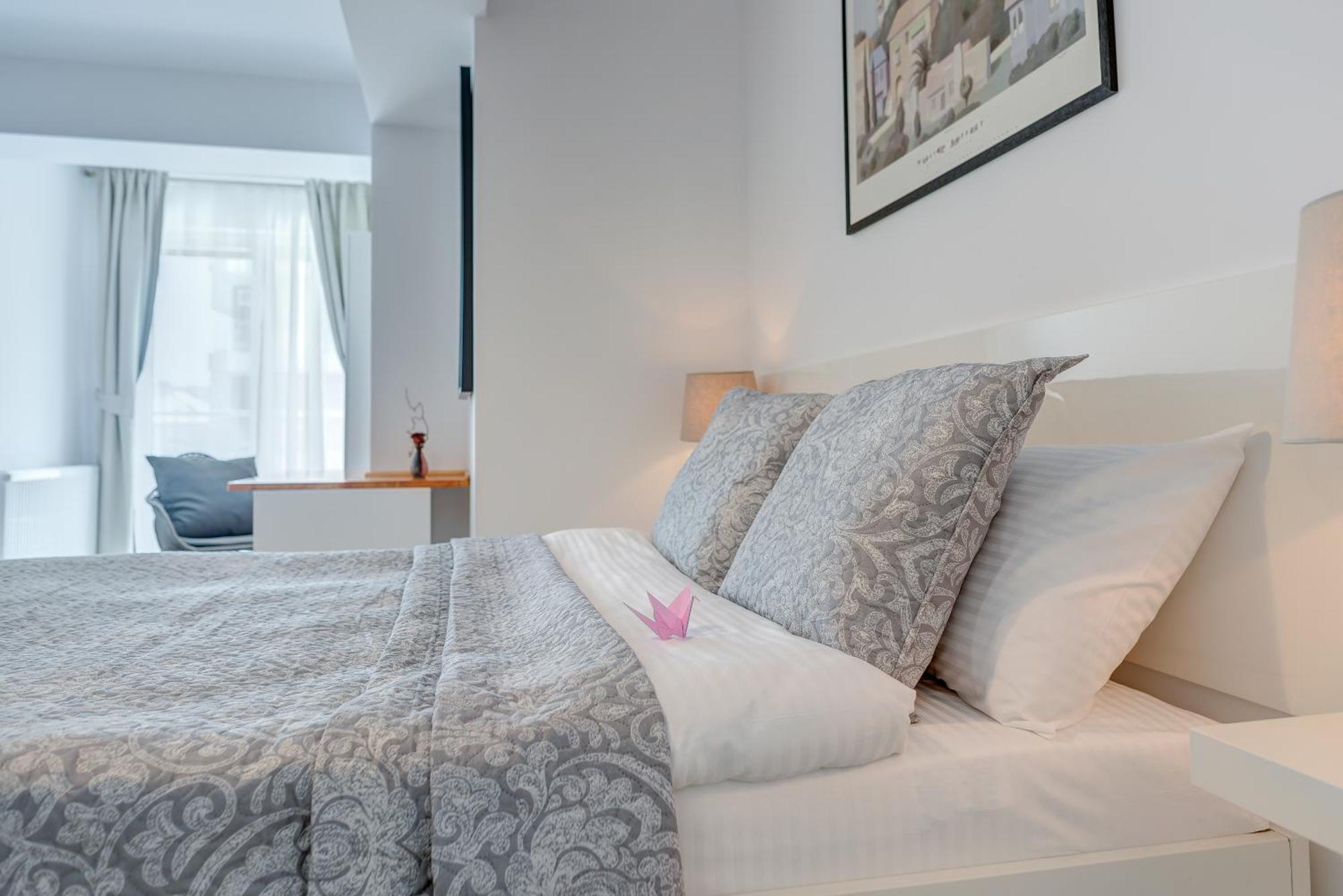 Bucharest Airport Suites & Villas Otopeni Exteriör bild