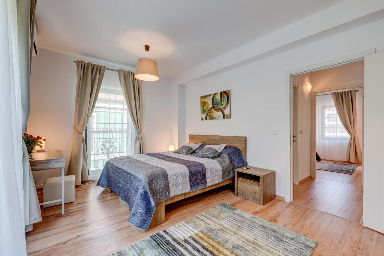Bucharest Airport Suites & Villas Otopeni Exteriör bild
