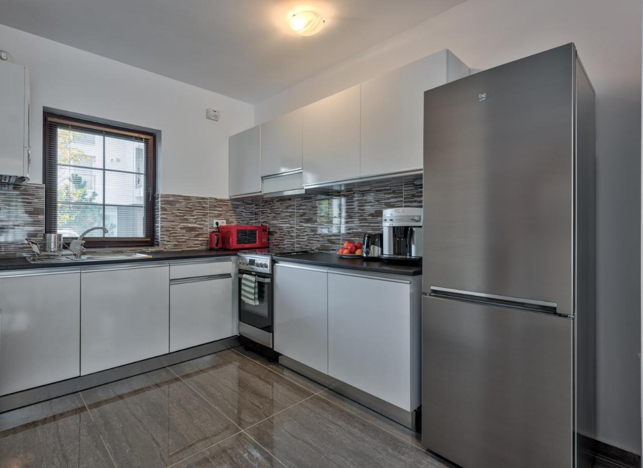 Bucharest Airport Suites & Villas Otopeni Exteriör bild